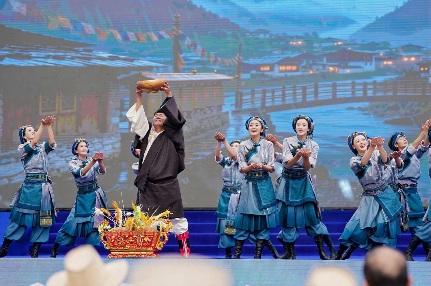 第四届世界的“香格里拉”文化旅游节正式启幕