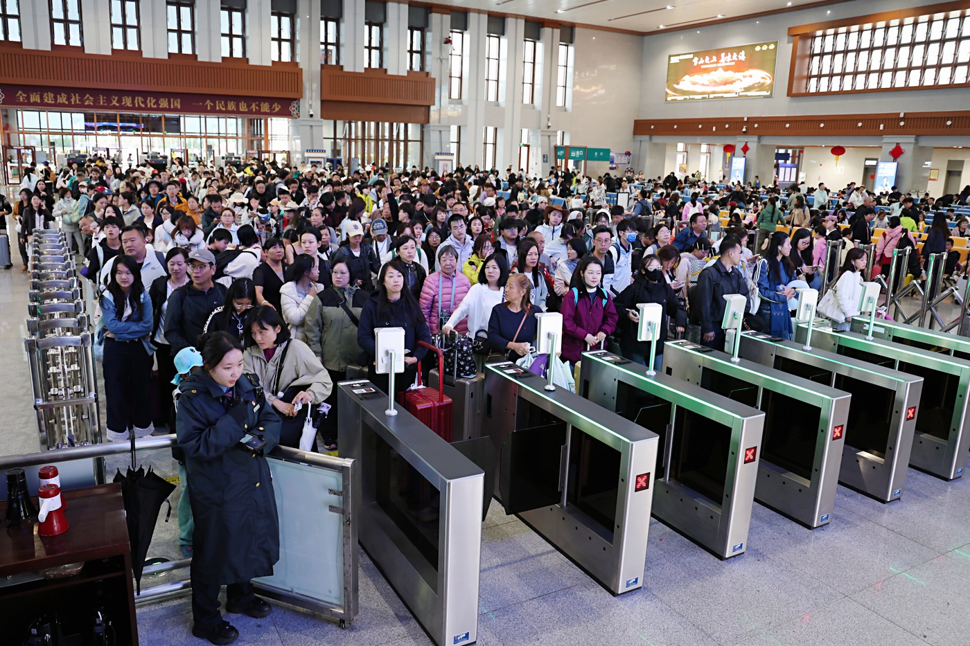 丽香铁路运输旅客突破1000万人次