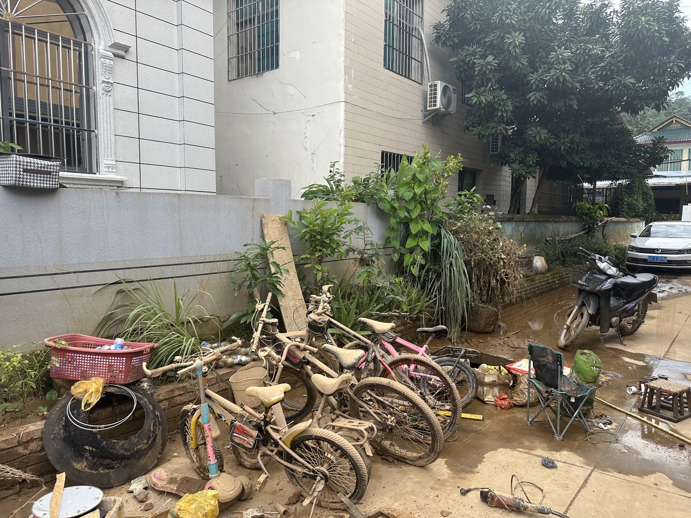 云南边境辅警洪水中让出救生衣，脱险后重返一线抢险三天